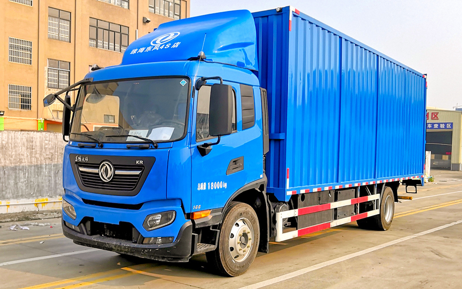天錦KR單橋6.8米廂式貨車