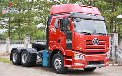 江门一汽解放J6P双驱危险品牵引车