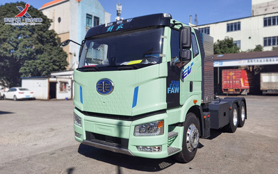 一汽解放 J6 纯电新能源牵引车