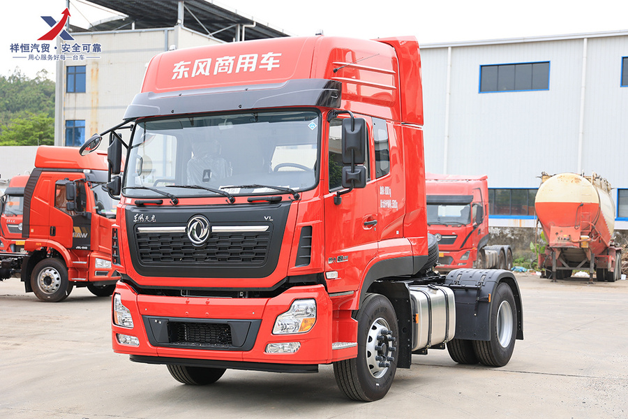 東風(fēng)天龍VL港口牽引車(chē)