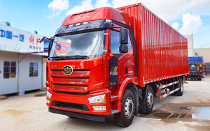 一汽解放J6L前四后四9.6米厢式车