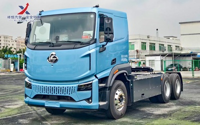 乘龙H5V纯电牵引车（轻量化自重8.8吨）