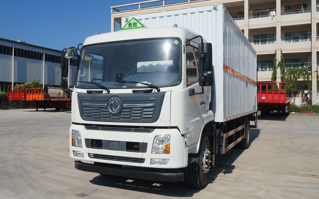 8类腐蚀品厢式运输车