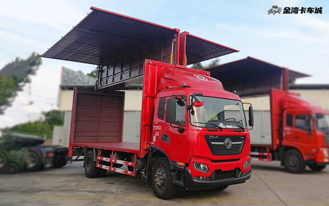 天锦KR单桥6.8米飞翼车