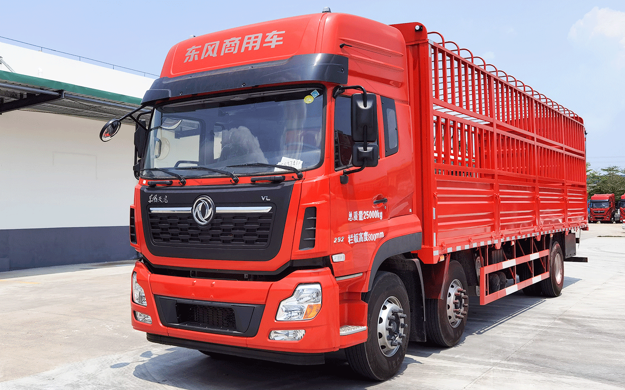 东风天龙前四后四9.6米仓栏车