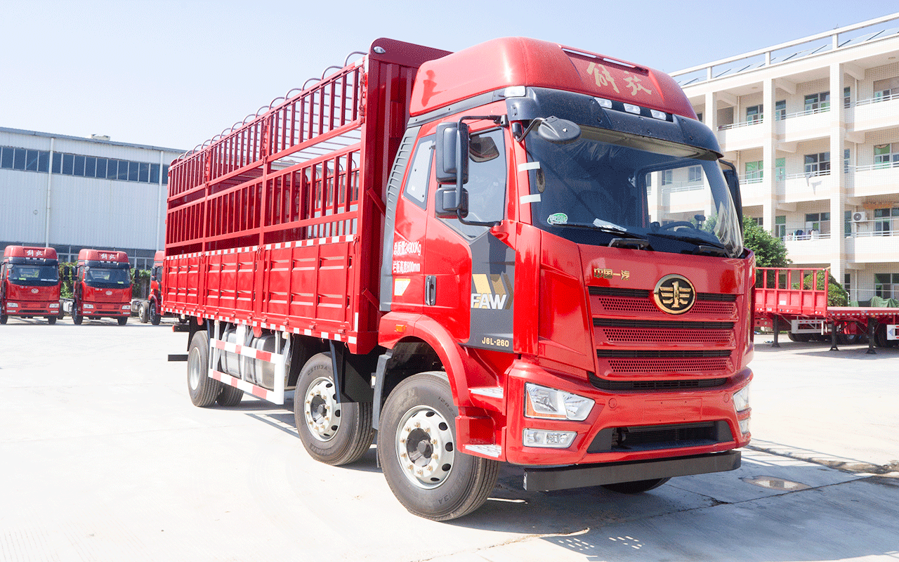 一汽J6L前四后四仓栅车