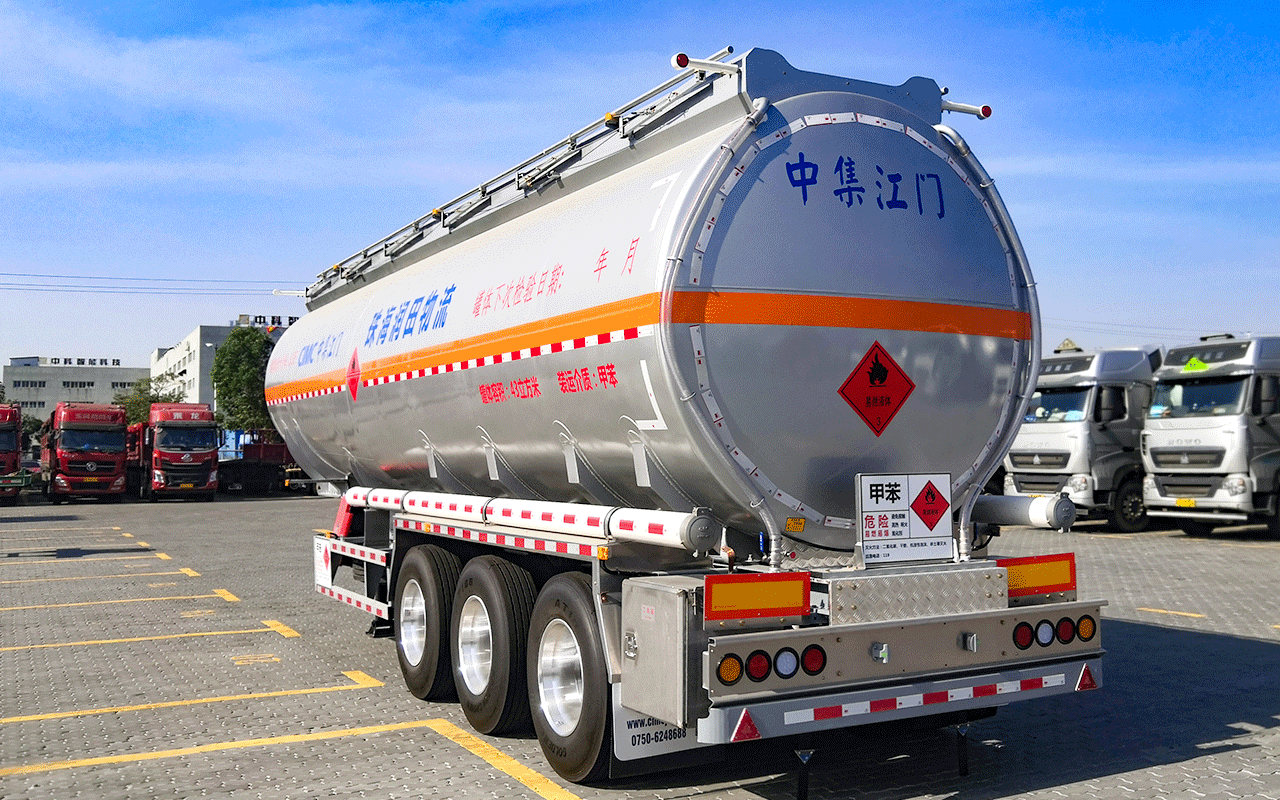 3类易燃易爆液体罐车