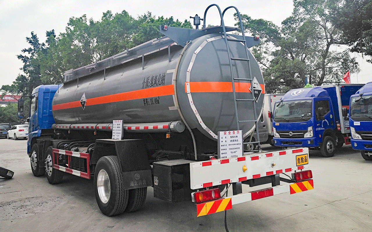 8类腐蚀品罐车