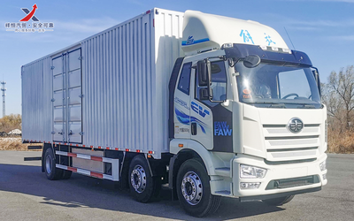 解放J6L前四后四9.6米纯电厢式运输车